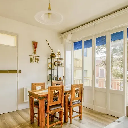 2 Bedroom Cozy In Apartment