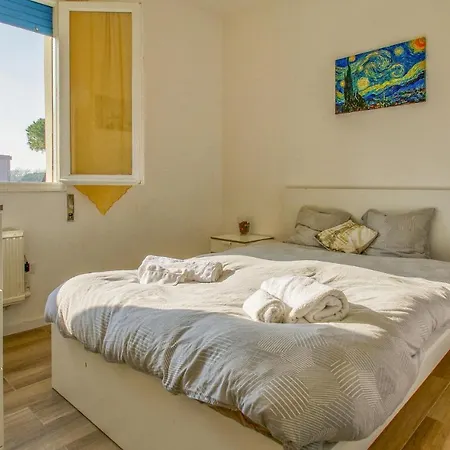 2 Bedroom Cozy In